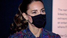 Kate Middleton, la camicia a fantasia che fa impazzire tutte e costa 163 euro