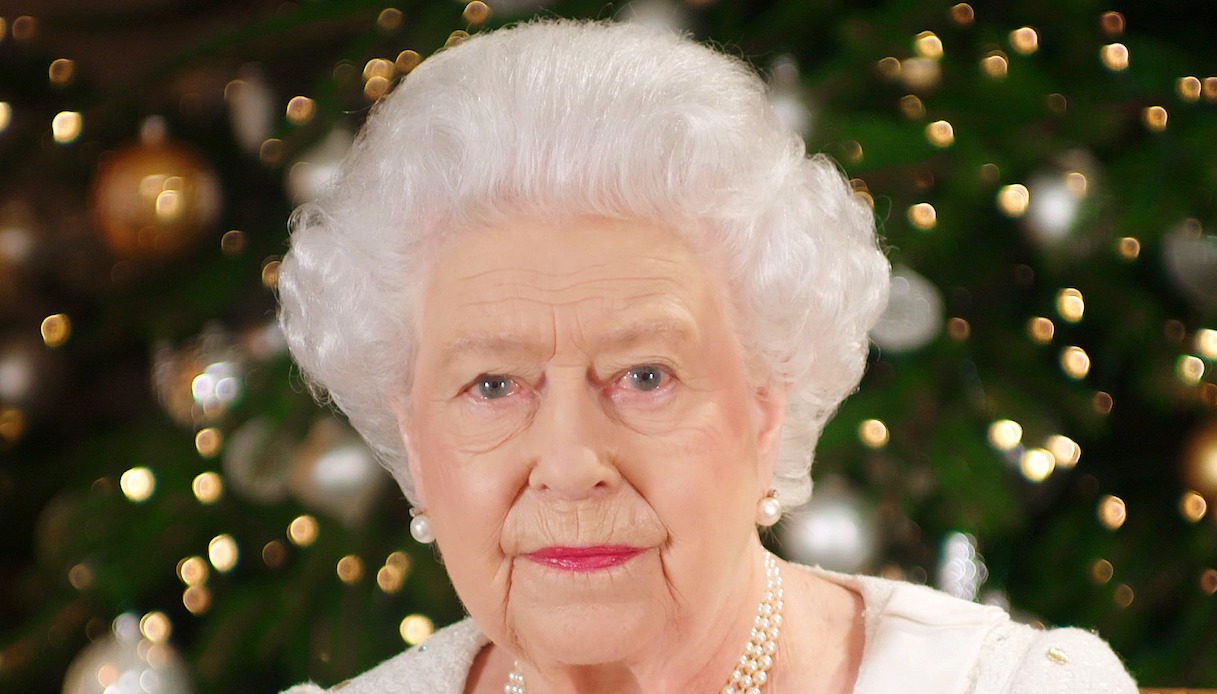 La Regina costretta ad annullare il tradizionale pranzo di Natale