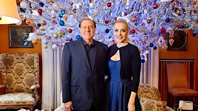 Berlusconi, la rara foto su Instagram con Marta Fascina: il suo abito è un sogno