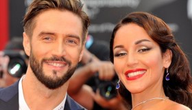 Pomeriggio 5, Alex e Delia: la verità sull’amore libero con Stella