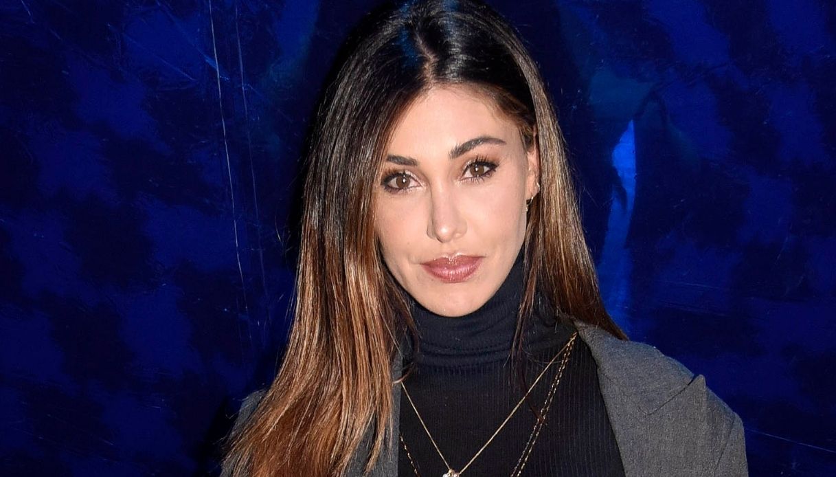 Belen Rodriguez, dopo le feste cambia look e copia la sorella Cecilia