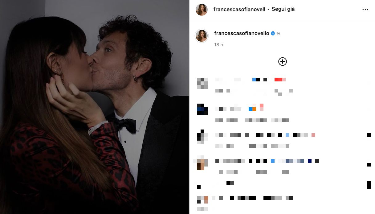 Francesca Sofia Novello e Valentino Rossi, il tenero bacio