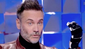 I 50 anni di Nek: “Dopo l’incidente non riesco più a suonare la chitarra”