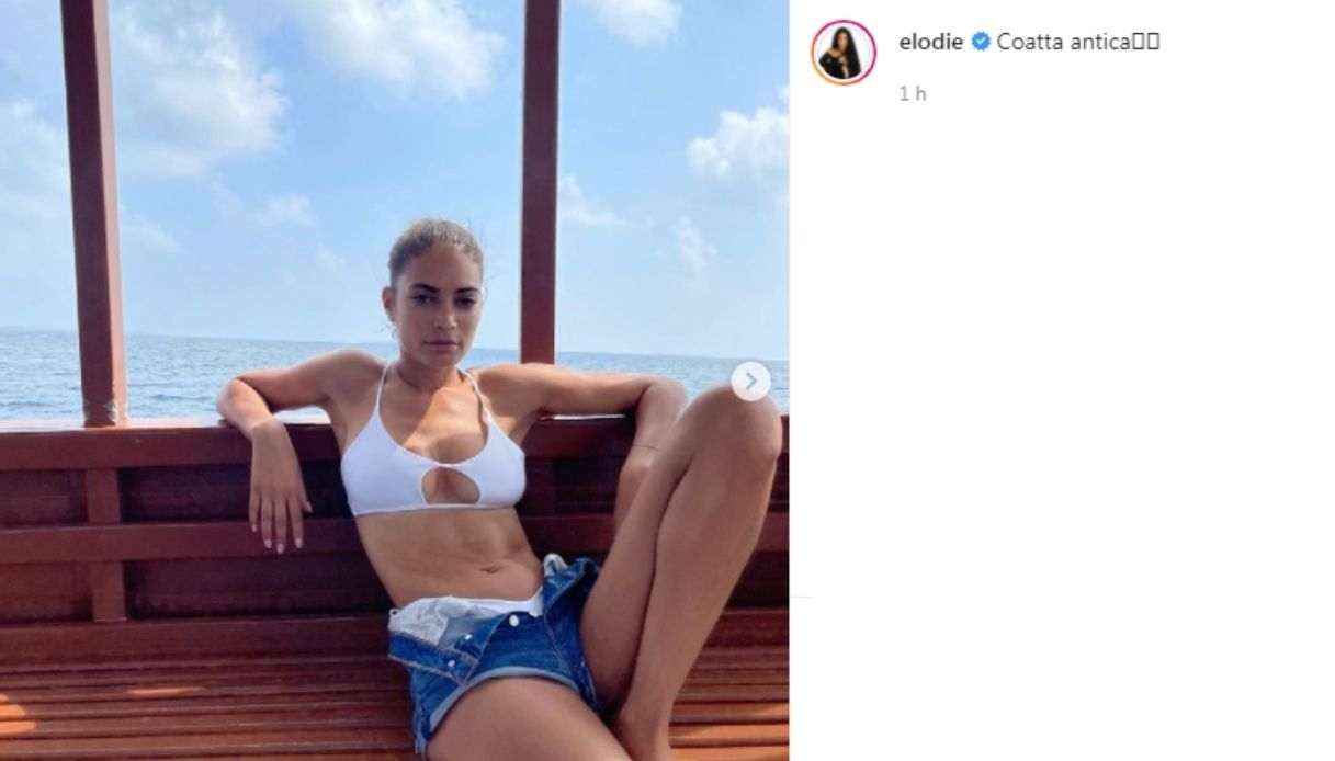 Elodie, bikini e shorts su Instagram