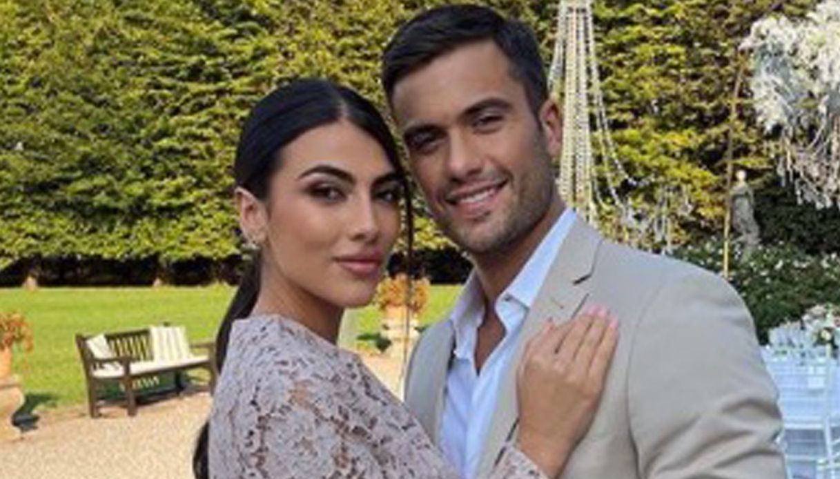 Giulia e Pierpaolo Pretelli, la foto del bacio più romantico su Instagram