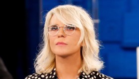 Amici, Elena teme per il suo futuro nella scuola. E LDA è lontano