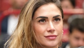Melissa Satta, i leggings con le cerniere di cui non potrete più fare a meno