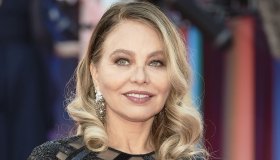 Ornella Muti, pelle perfetta e senza rughe a 66 anni: il suo segreto anti-età