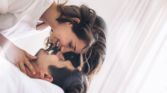 Ossitocina: cos’è, a cosa serve nella sessualità e come stimolare l’ormone dell’amore