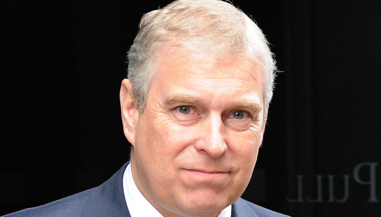 Beatrice ed Eugenia, il sostegno al padre Andrea: “Non merita tutto questo”