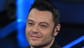 Tiziano Ferro in splendida forma. C’era una volta un ragazzo timido e sovrappeso