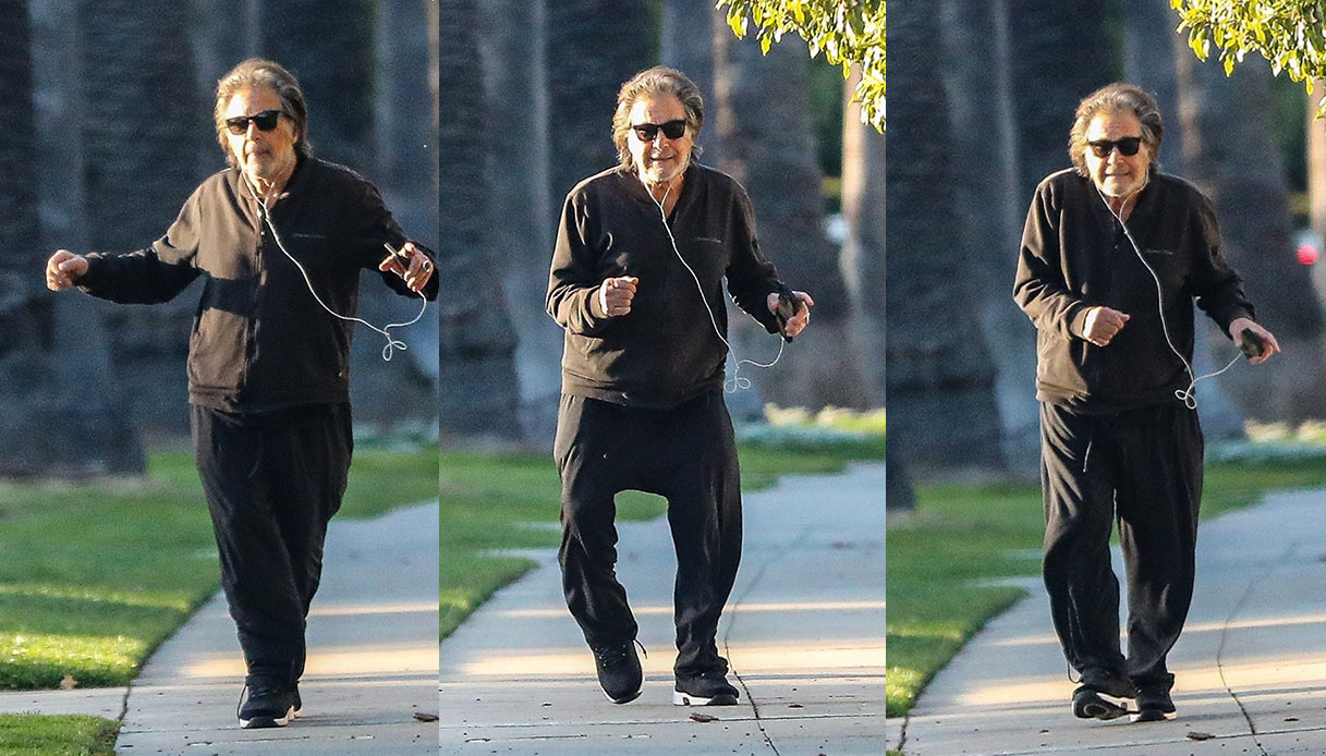 Al Pacino , jogging a LA a ritmo di musica