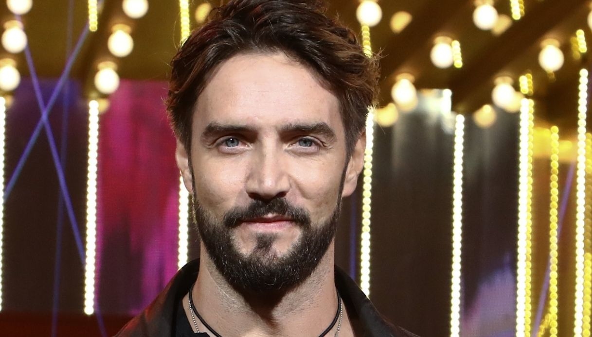 GF Vip, Alex Belli eterno indeciso: torna da Soleil e scoppia in lacrime