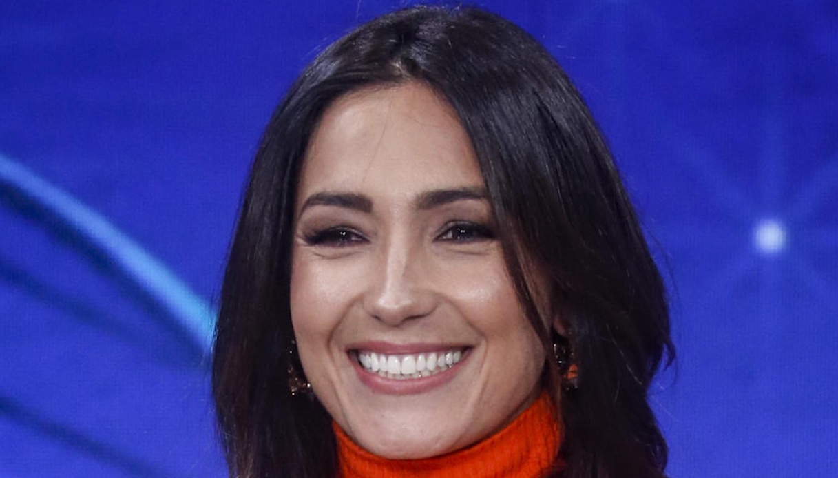 Il Cantante Mascherato, è guerra di piume e paillettes tra Arisa e la Balivo