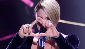 Da “Papalina” ai gesti simbolici sul palco: i segreti del FantaSanremo