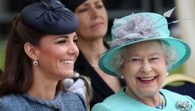 Regina Elisabetta, 70 anni di Regno in (più di) 7 borse iconiche