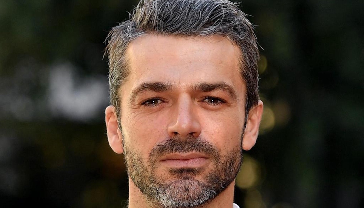 Sanremo 2022, “il lutto una scusa”: l’ira di Argentero su Twitter