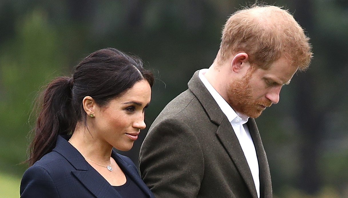 Harry costretto a tornare con Meghan Markle: non c’è posto per lui nella Monarchia