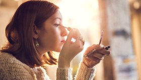 Come allungare lo sguardo con il trucco: i consigli da provare subito!