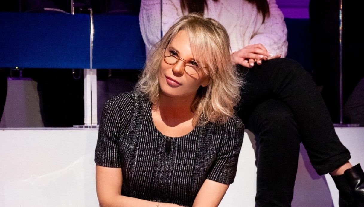 Lacrime a “C’è Posta per te”, la forza di due madri e il regalo di due grandi campioni