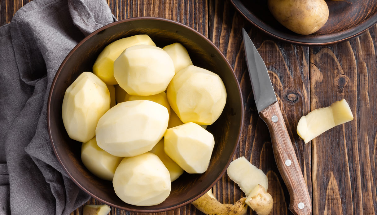 Bucce di patate, perché non vanno mai buttate