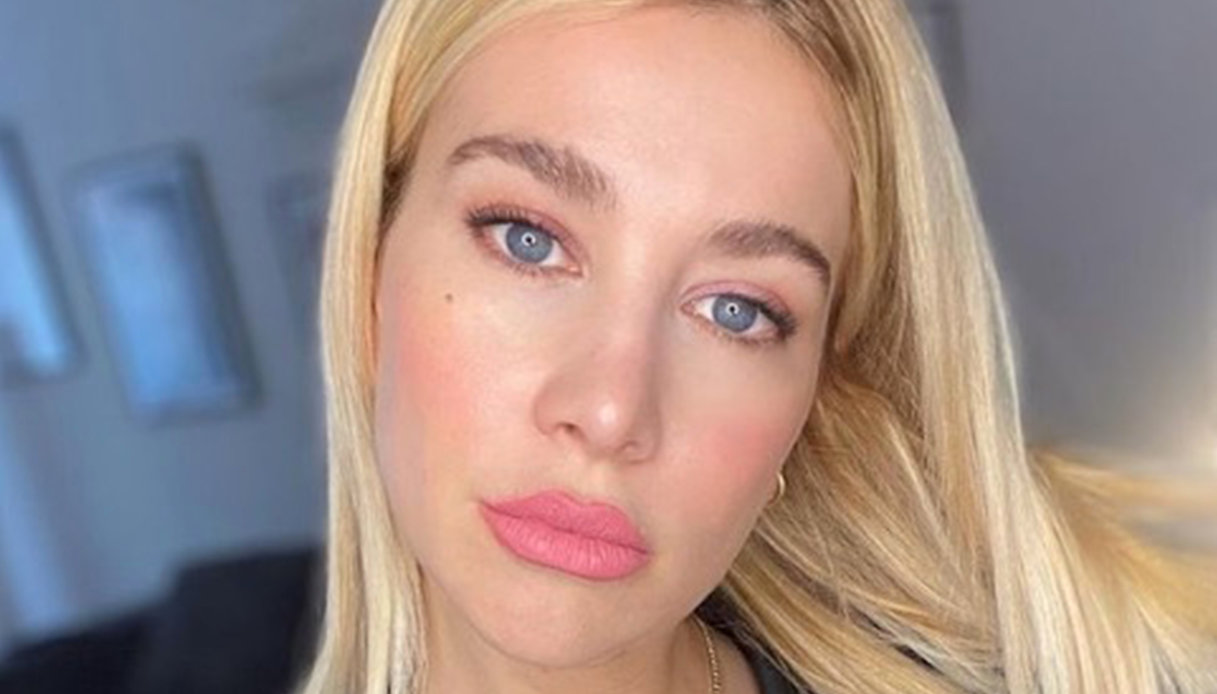 La Pupa e il Secchione, Clizia Incorvaia: spacco vertiginoso a 1 mese dal parto