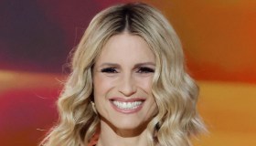 Michelle Hunziker, chi ha inventato il suo look proibito a Striscia la Notizia