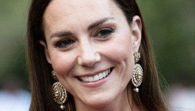 Kate Middleton si trasforma: abito scintillante e avvolgente da quasi 3mila euro