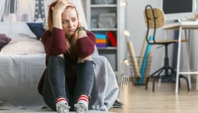 Mi sento sola, non ho amici: che fare?