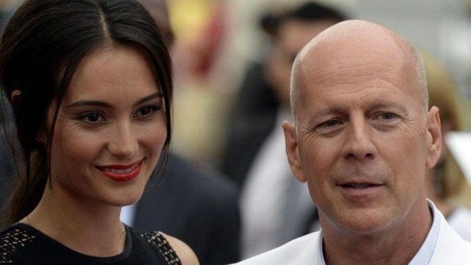 Bruce Willis ed Emma Heming tornano su Instagram dopo il ritiro dalle scene