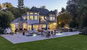 Reese Witherspoon, la sua villa ristrutturata è strepitosa (ed è già in vendita)