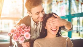 Love Bombing: perché dovresti riconoscerlo e fuggire