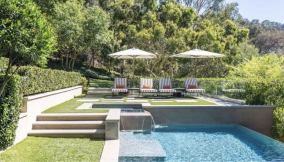 La villa di Katy Perry ha anche una piscina in cui rilassarsi