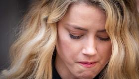 “Una sconfitta per le donne”: Amber Heard travolta dalla sentenza del processo contro Johnny Depp