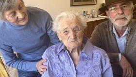 Addio a nonna Angela, 112 anni. Due guerre, tante passioni e un paio di segreti