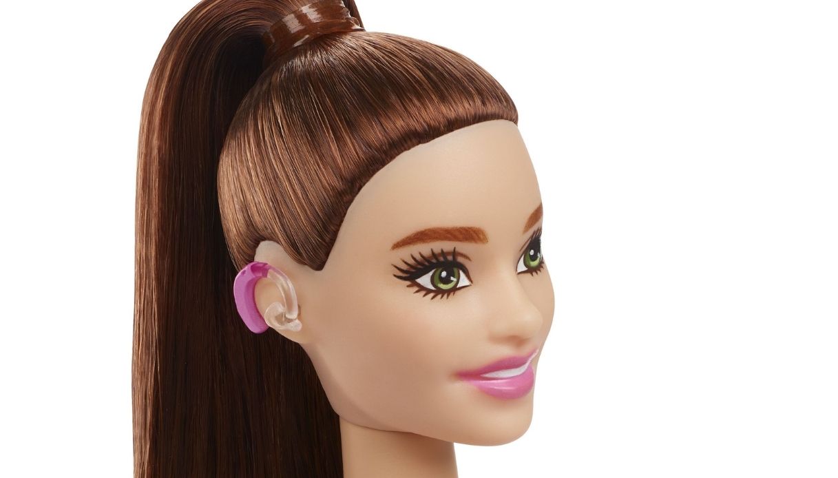 Barbie con apparecchio acustico