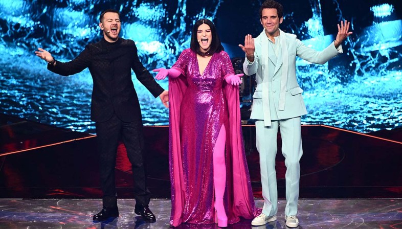 Eurovision Pink power, Laura Pausini in rosa Valentino