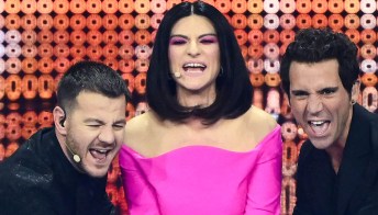 Eurovision 2022, Laura Pausini e i look della prima semifinale