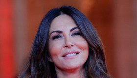 David di Donatello, Sabrina Ferilli premiata dopo 31 anni. L’emozione del marito Flavio in prima fila