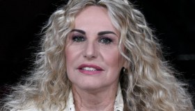 Antonella Clerici sta male: “Febbre molto alta”. Il suo messaggio su Instagram