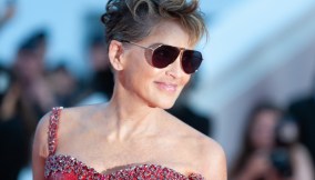 Sharon Stone in rosso a Cannes 2022