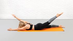 Allenamento a casa: 5 esercizi per rinforzare la schiena