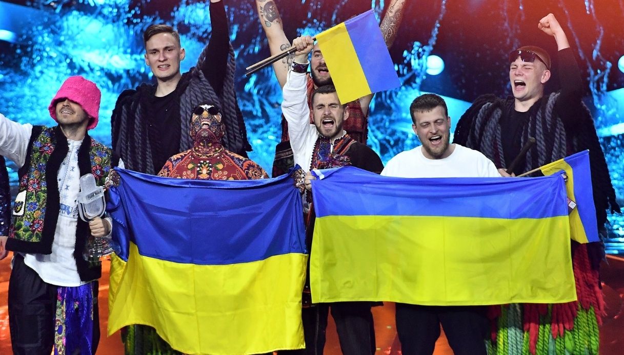 Kalush Orchestra, 900.000 dollari per il trofeo dell’Eurovision: perché l’hanno venduto
