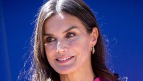 Letizia di Spagna, le scarpe fucsia che ha rubato a Kate Middleton e che tutte vorremmo