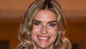 “La bellezza è una condanna”. Martina Colombari contro i pregiudizi sul suo aspetto