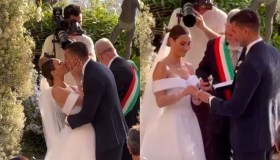 Nozze Valli-Fantini a Capri: l’abito, gli ospiti vip e il primo bacio da sposati