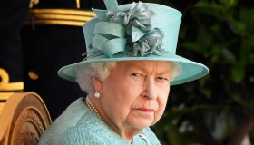 La Regina sta male: Carlo e William al suo capezzale. Medici preoccupati