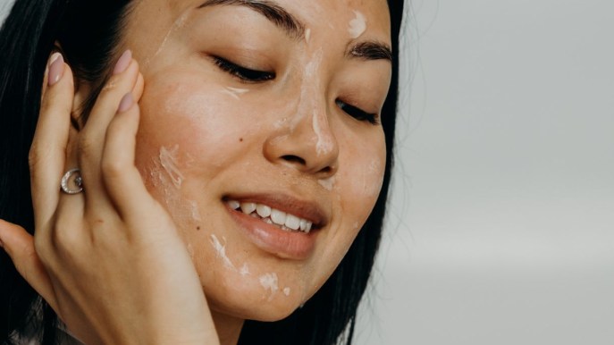 Il detergente viso in polvere svolterà la tua skincare, qualsiasi sia il tuo tipo di pelle