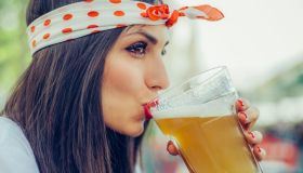 I 7 alimenti che attirano di più le zanzare: mai mangiarli all’aperto