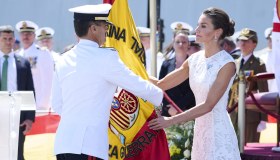 Letizia di Spagna, il suo abito bianco è il top dell’estate